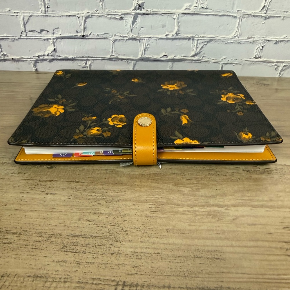 Coach Notebook yellow flowers with a free Planner Set Price Is firm - Picture 15 of 16